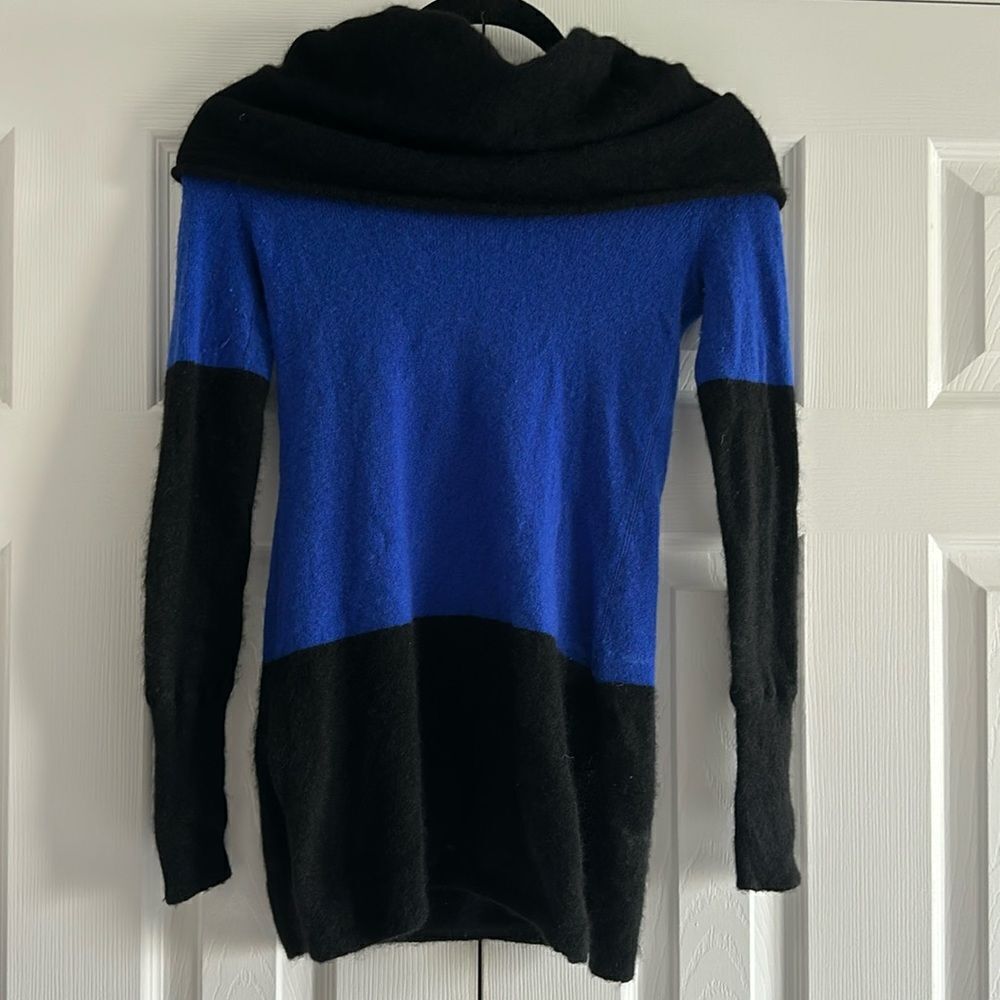 Saks Fifth Avenue Women’s Cowl Neck Blue & Black Cashmere Sweater Size XS